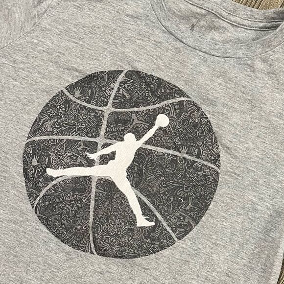 Air Jordan Boys T-Shirt Graphic Printed Short Sleeve Crew Neck Pullover Gray XL - Picture 3 of 5